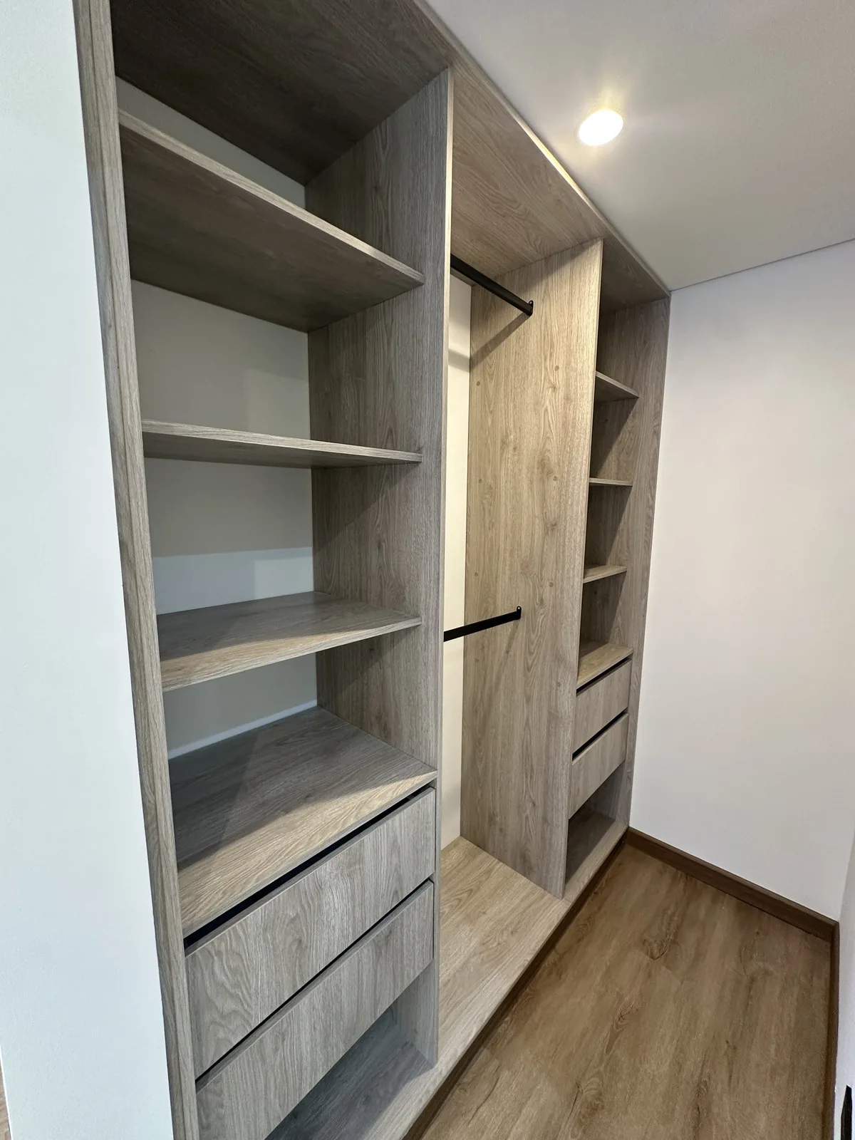 Clóset con cajonera
